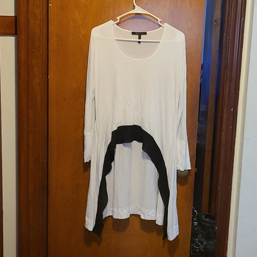 BCBGMAXAZRIA WHITE 3/4 SLEEVE HI LOW SHIRT